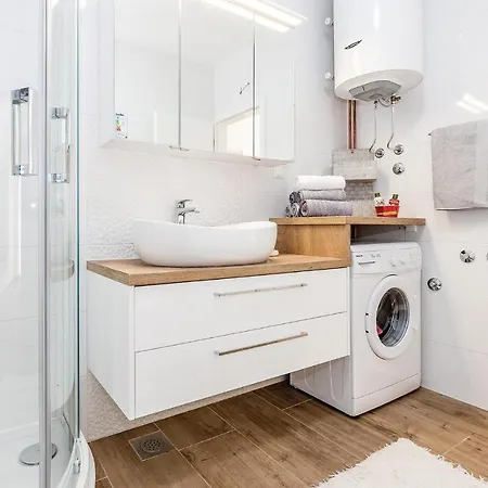 度假居 Three-bedroom Holiday In Kljuc *