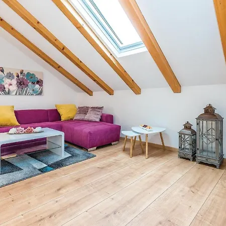 度假居 Three-bedroom Holiday In Kljuc