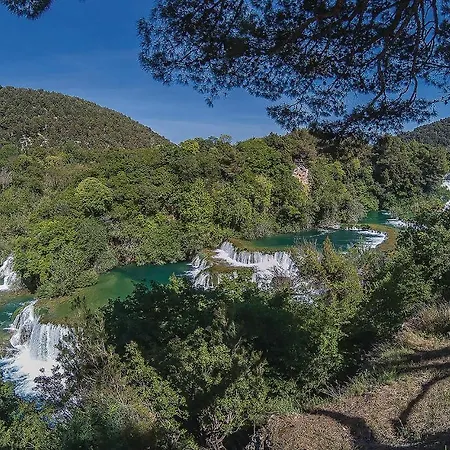 Three-bedroom Holiday In Kljuc *